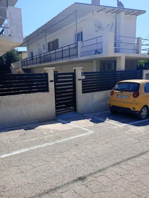 ισόγειο σπίτι 60τμ, *